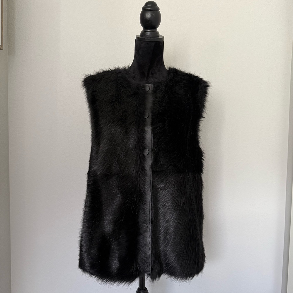 St. John Black Faux Fur Button-Front Vest size Large
